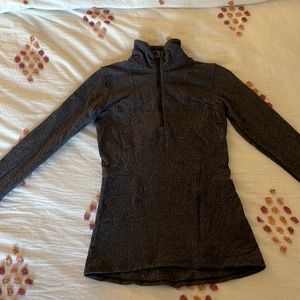 Lululemon quarter zip size 4